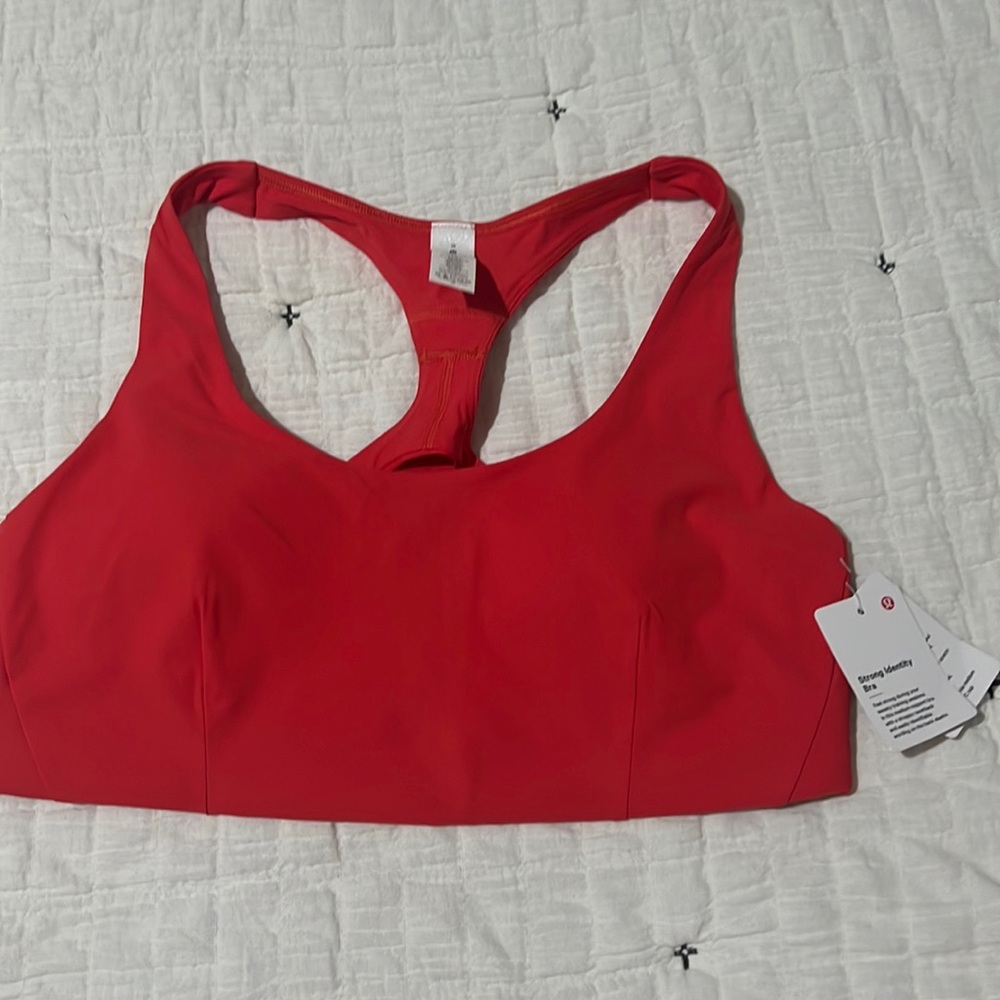 Lululemon sports bra